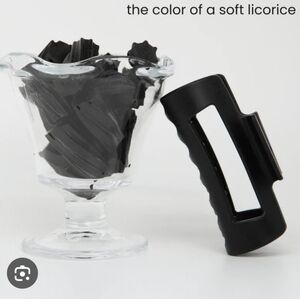 Mello black licorice claw clip NWT